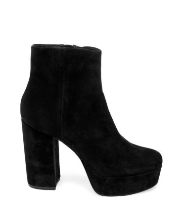 GRATIFY BLACK SUEDE - SM REBOOTED