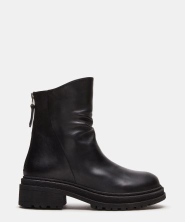 ESSENTIAL BLACK LEATHER